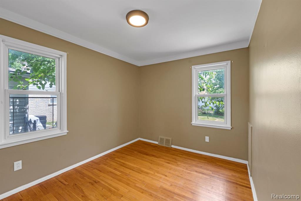 7641 Pelham Road, Allen Park, MI 48101 — Photo 12