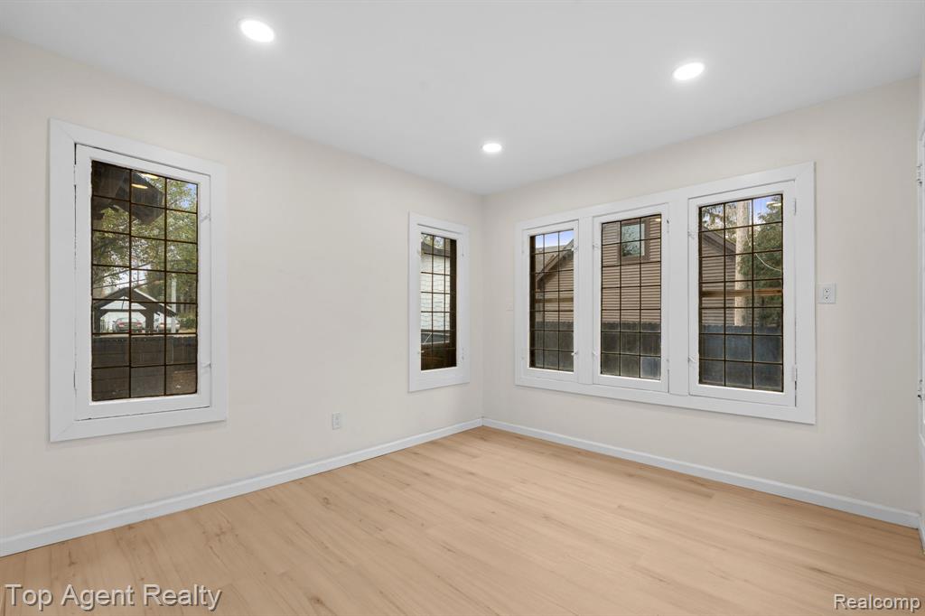 784 Barrington Road, Grosse Pointe Park, MI 48230 — Photo 28