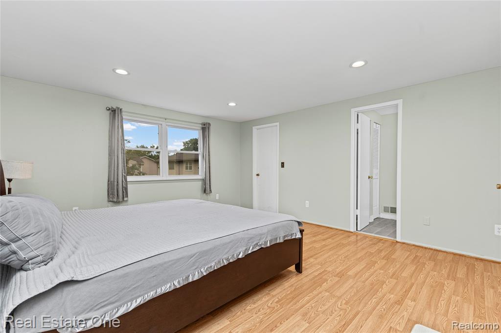 959 Kirts Boulevard, Troy, MI 48084 — Photo 32