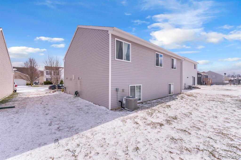2867 W Fork River Drive, Fowlerville, MI 48836 — Photo 34