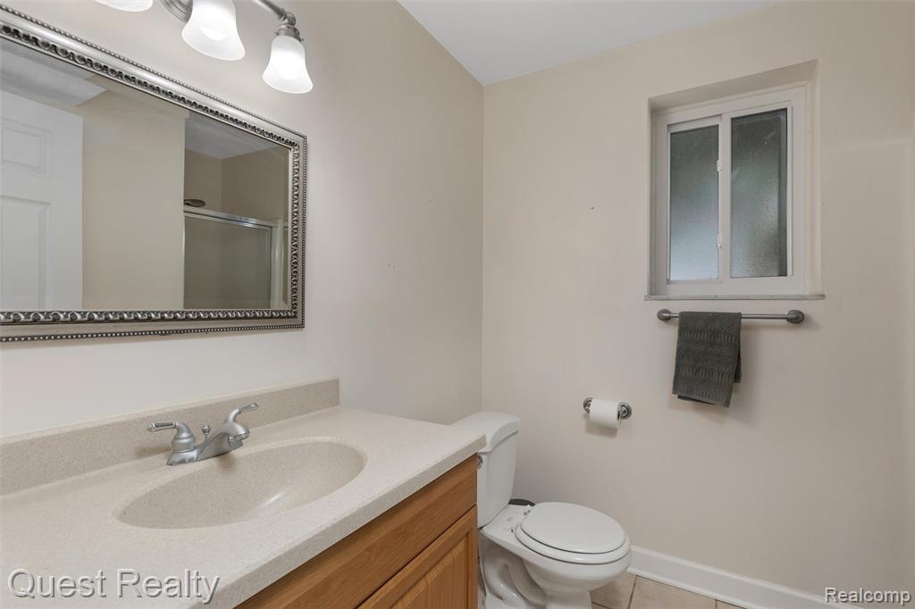 9580 Chaumont Drive, Commerce Twp, MI 48382 — Photo 23