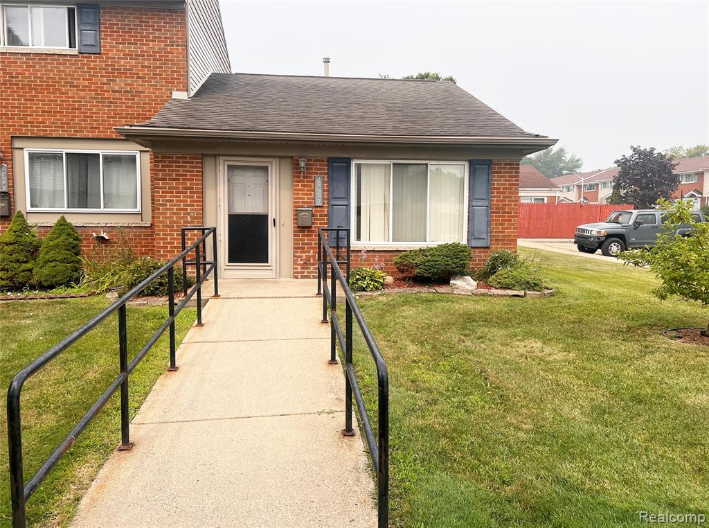 25600 New England, 154, Roseville, MI 48066