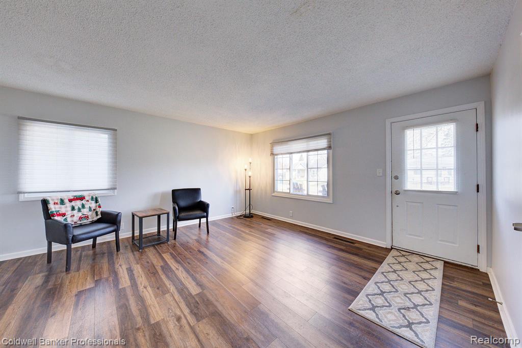 709 RICHARD Street, Holly, MI 48442 — Photo 4