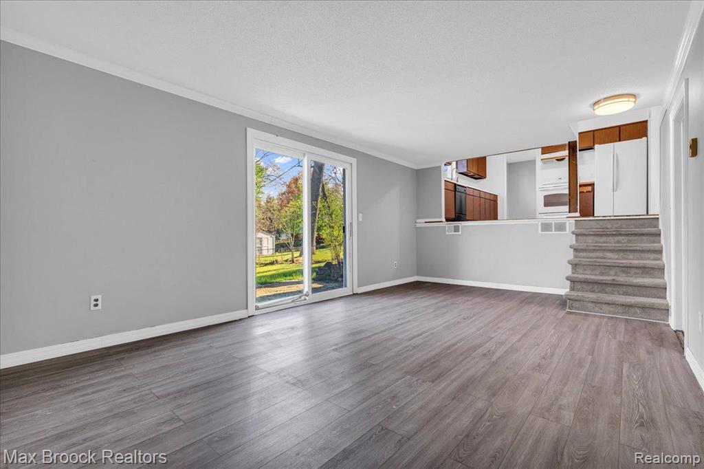 4332 LANETTE Drive, Waterford, MI 48328 — Photo 17