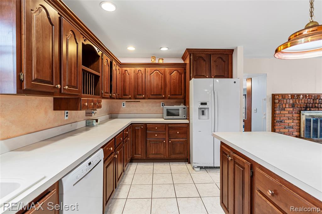 9710 Rattalee Lake Road, Clarkston, MI 48348 — Photo 19