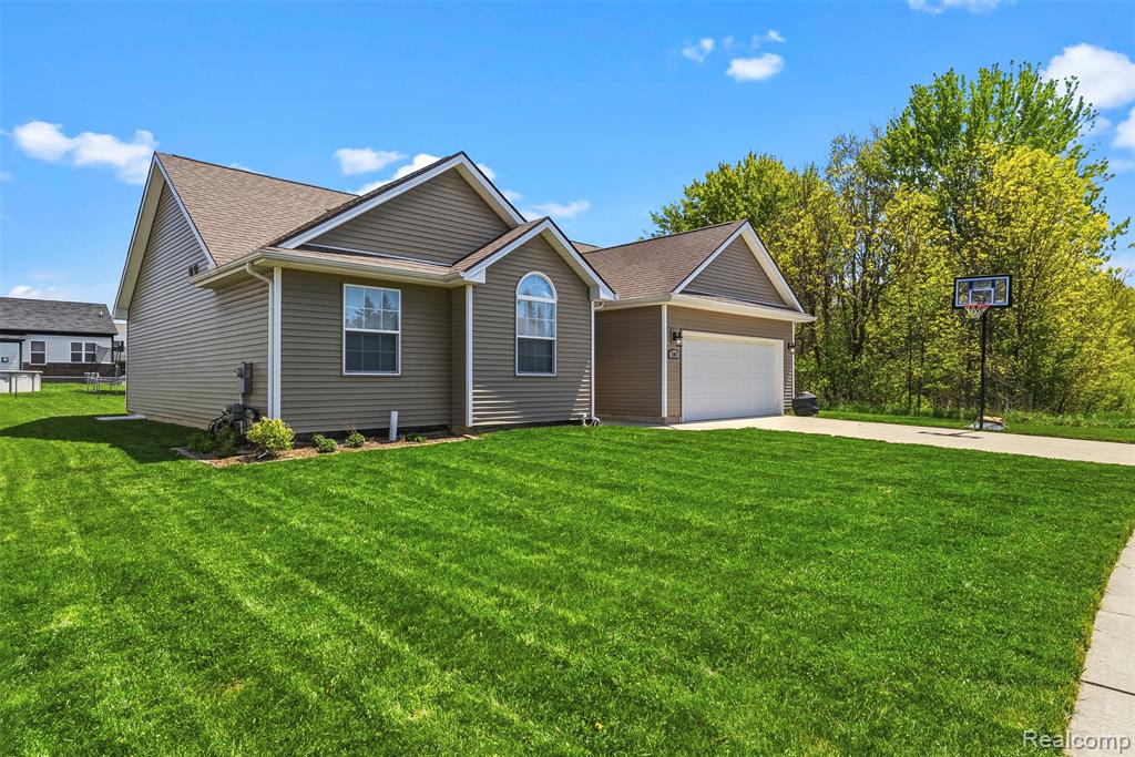 2261 Legacy Drive, Burton, MI 48519 — Photo 4