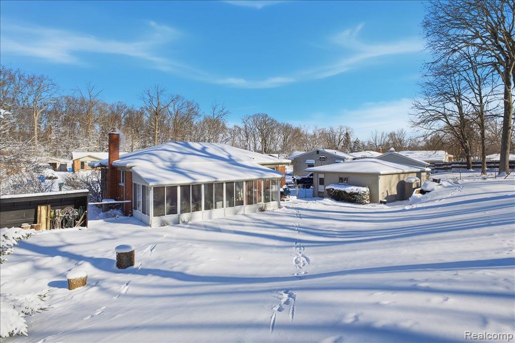 523 Tilmor Drive, Waterford, MI 48328 — Photo 40