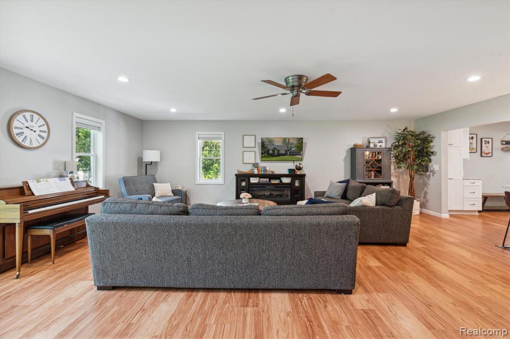 421 Ash Street, Carleton, MI 48117 — Photo 21