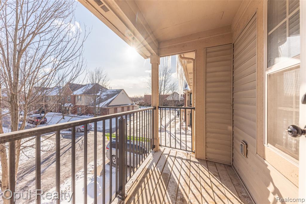 11698 Farmington Road, Livonia, MI, 48150