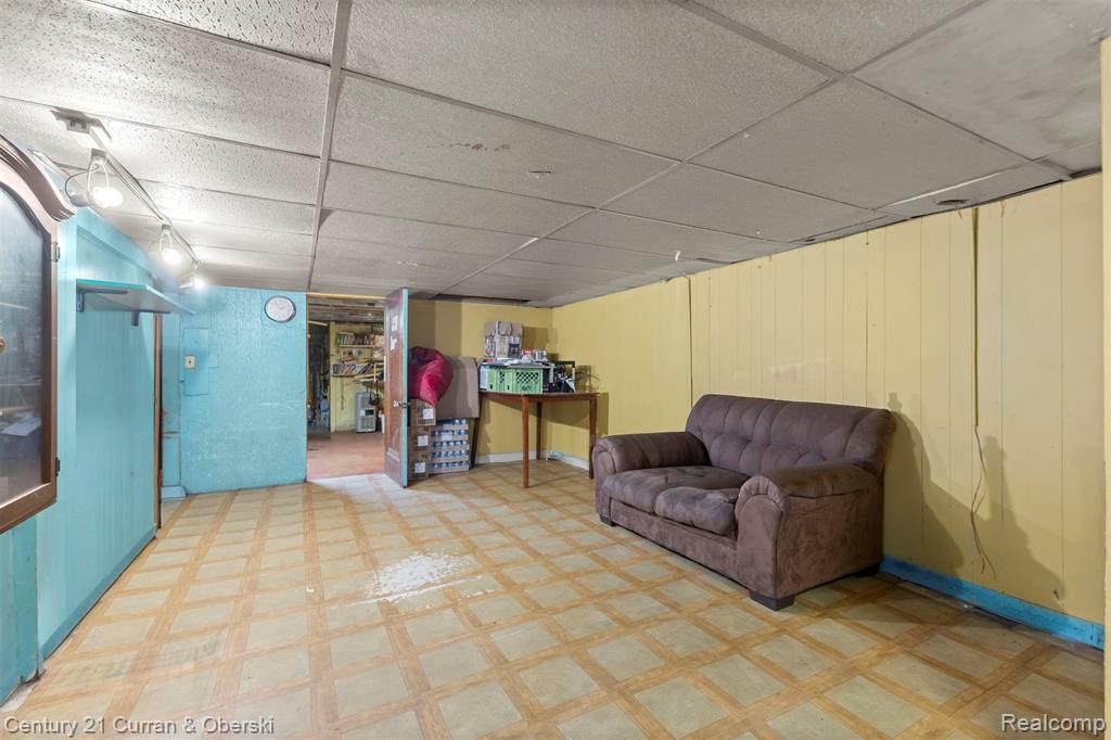 9045 Riverdale St, Redford, MI 48239 — Photo 20