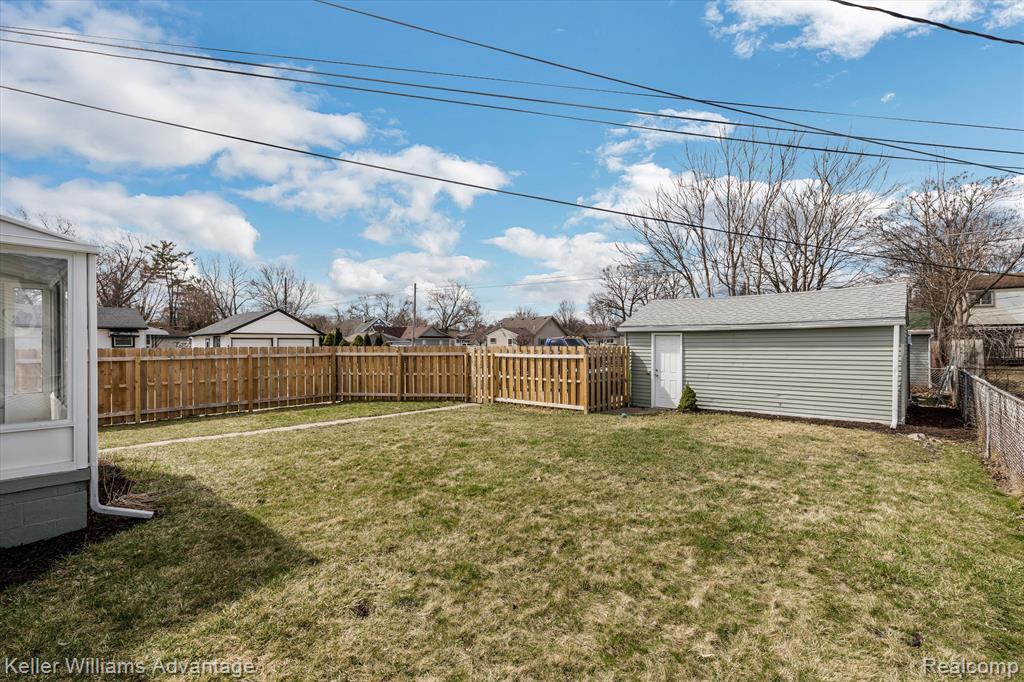 4516 EDGEWOOD Street, Dearborn Heights, MI 48125 — Photo 16
