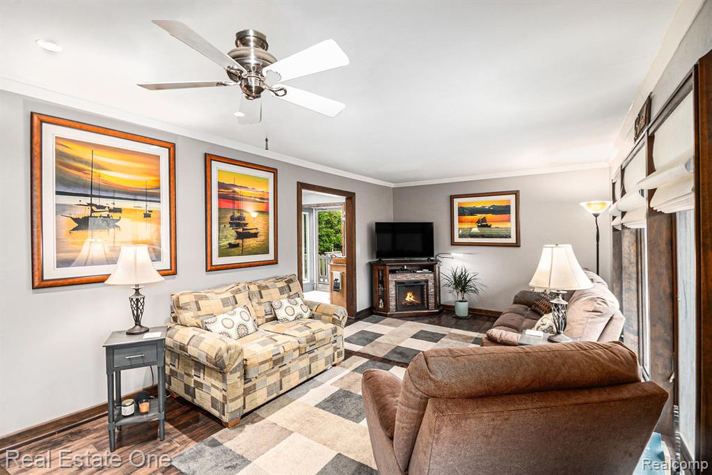 7529 BISHOP Road, Brighton, MI 48116 — Photo 2
