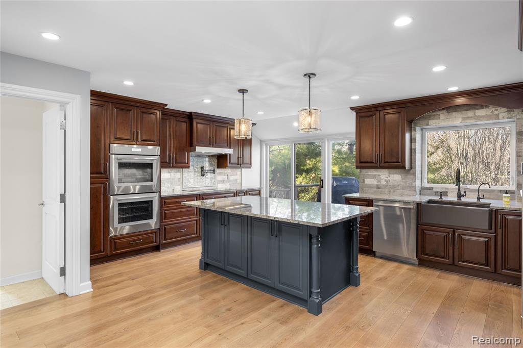 4695 Maura Lane, West Bloomfield, MI 48323 — Photo 18