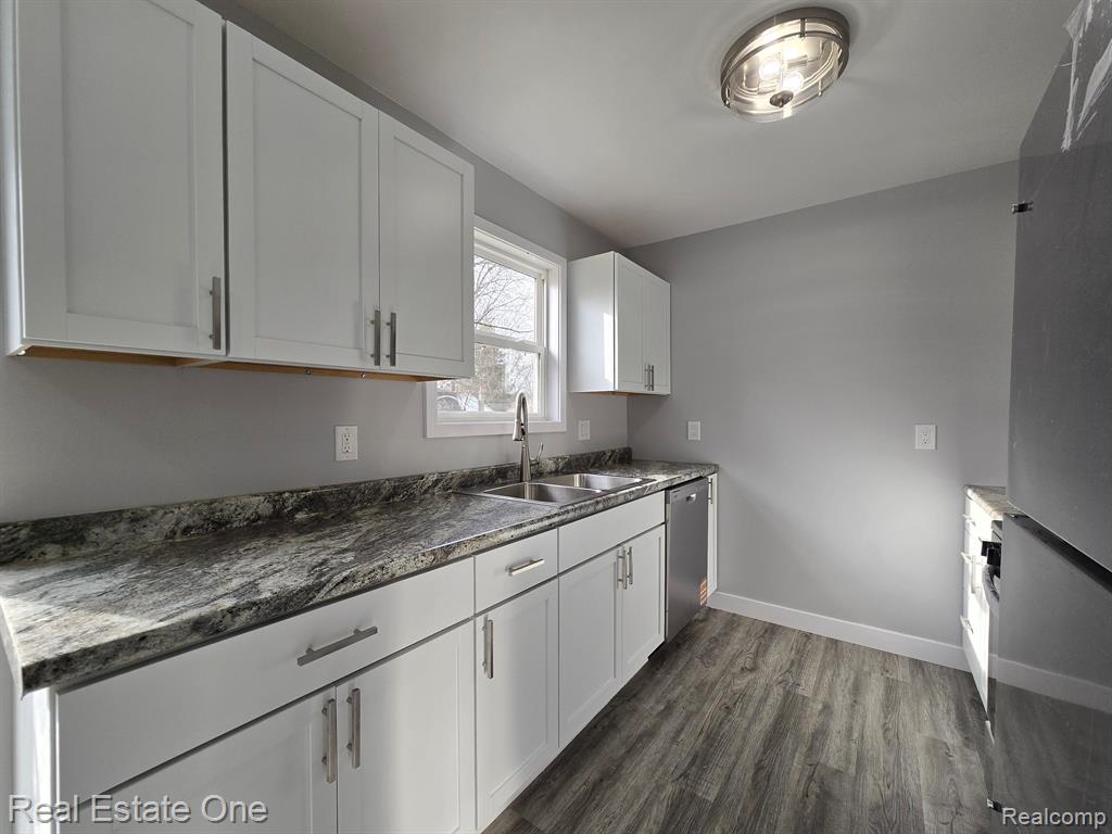 4912 PLEASANT GROVE Road, Lansing, MI 48910 — Photo 16