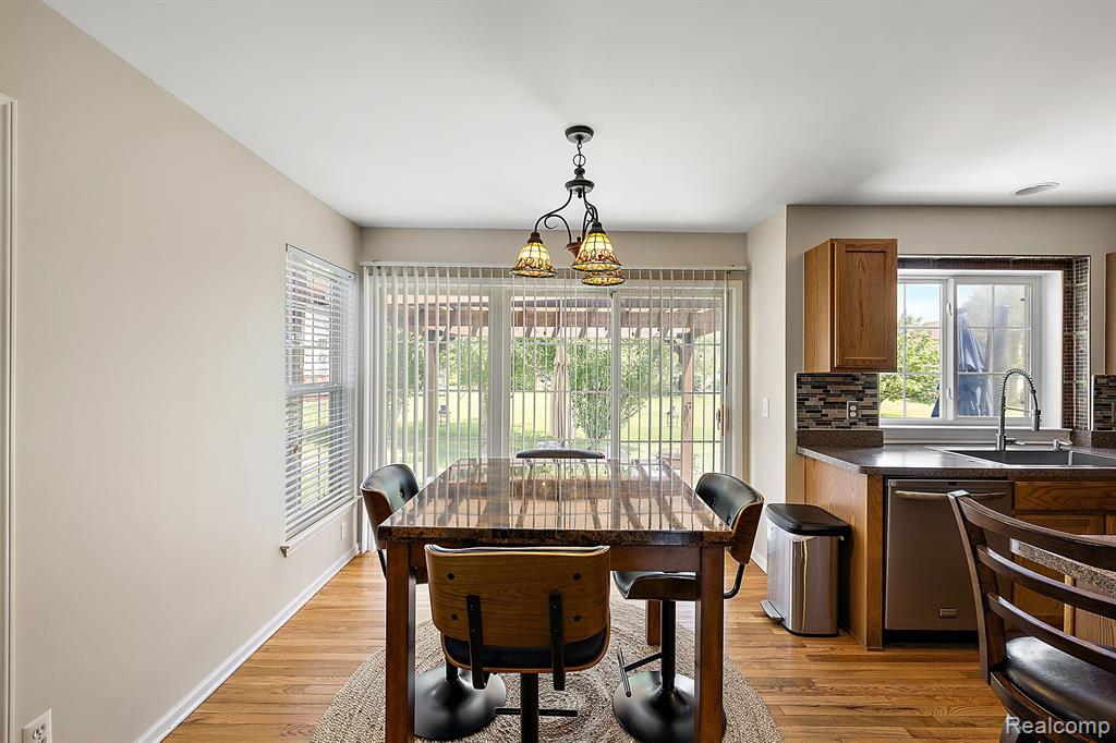 8057 PEBBLESTONE Drive, Ypsilanti, MI 48197 — Photo 16