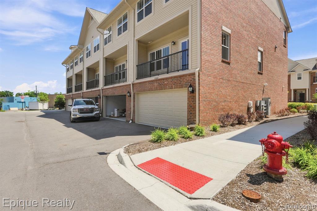 25549 Grandview Lane, 31, Novi, MI — Photo 25