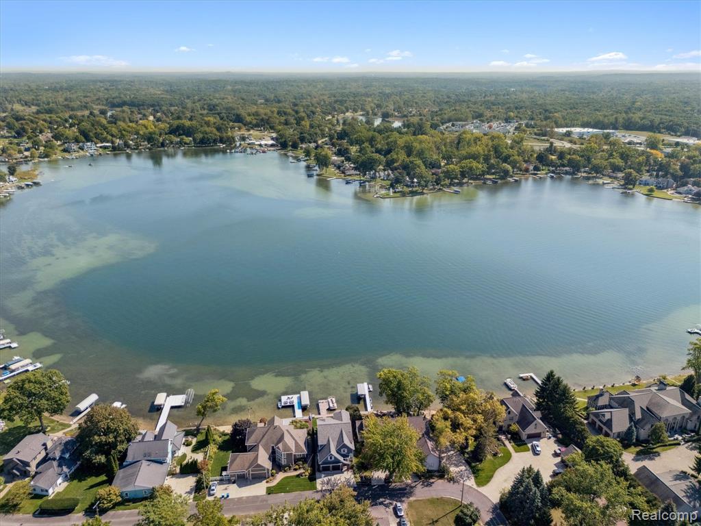 2236 Grove Park Road, Fenton, MI 48430 — Photo 38