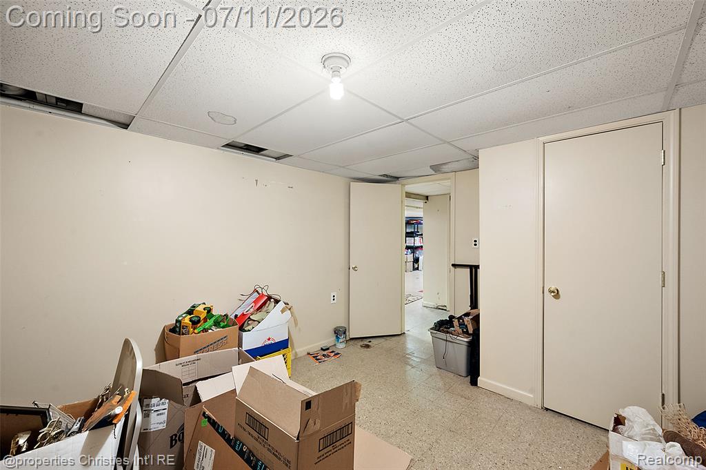 9961 Merriman Road, Livonia, MI 48150 — Photo 27