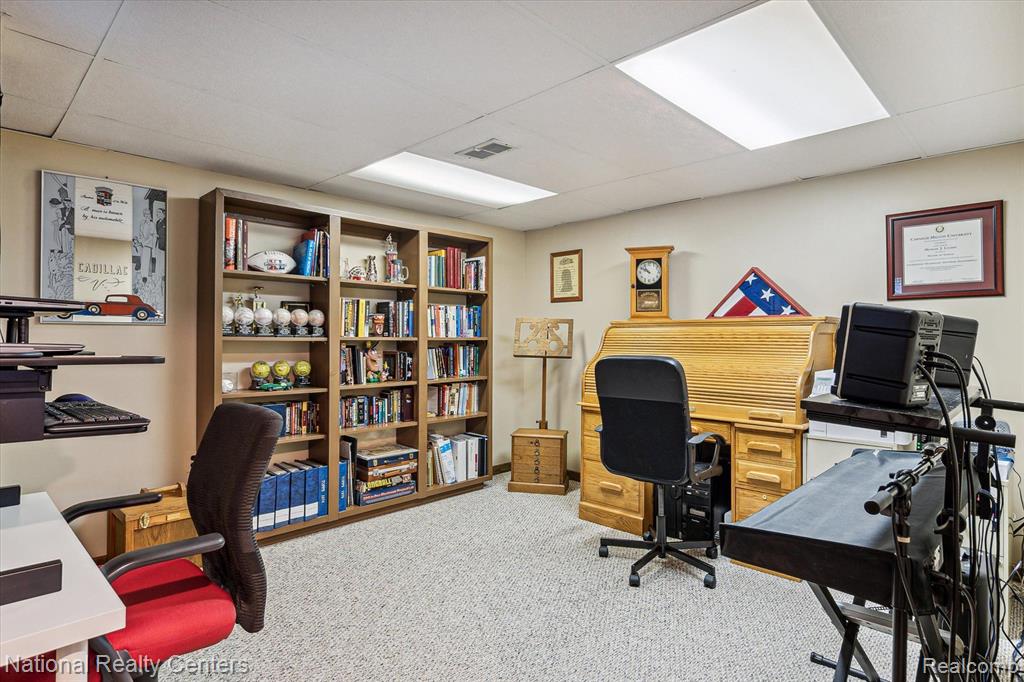 42372 COTSWOLD Court, Northville, MI 48168 — Photo 46