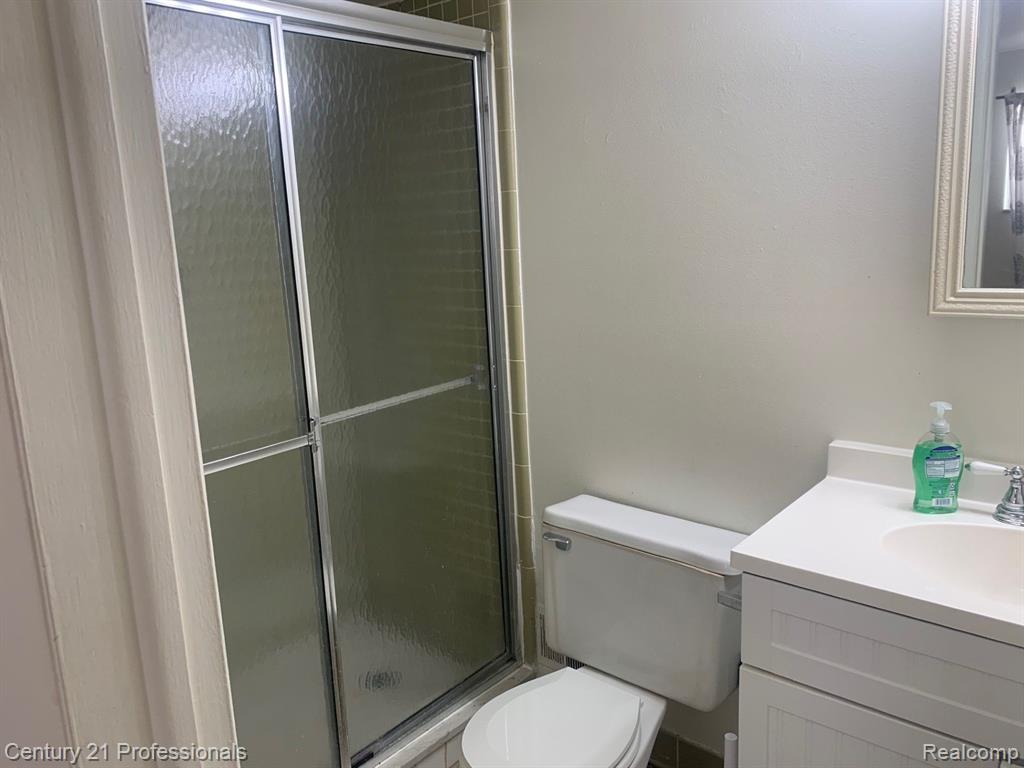 616 E Fox Hills Drive, Bloomfield Hills, MI 48304 — Photo 10