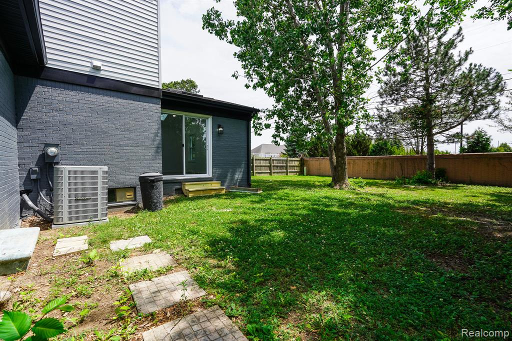 45293 Heatherwoode Lane, Macomb, MI 48044 — Photo 4