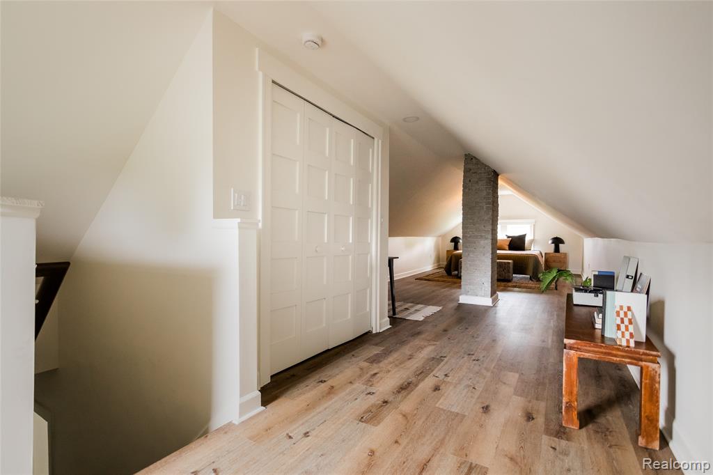 2160 Holcomb Street, Detroit, MI 48214 — Photo 52
