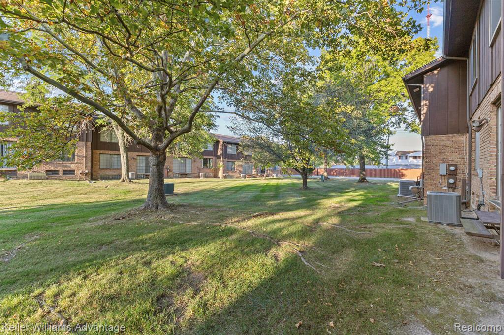 26692 Summerdale Drive, Southfield, MI 48033 — Photo 34