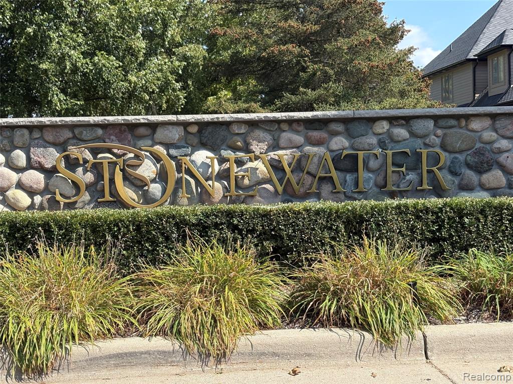18018 RIDGEVIEW Drive, Northville, MI — Photo 20