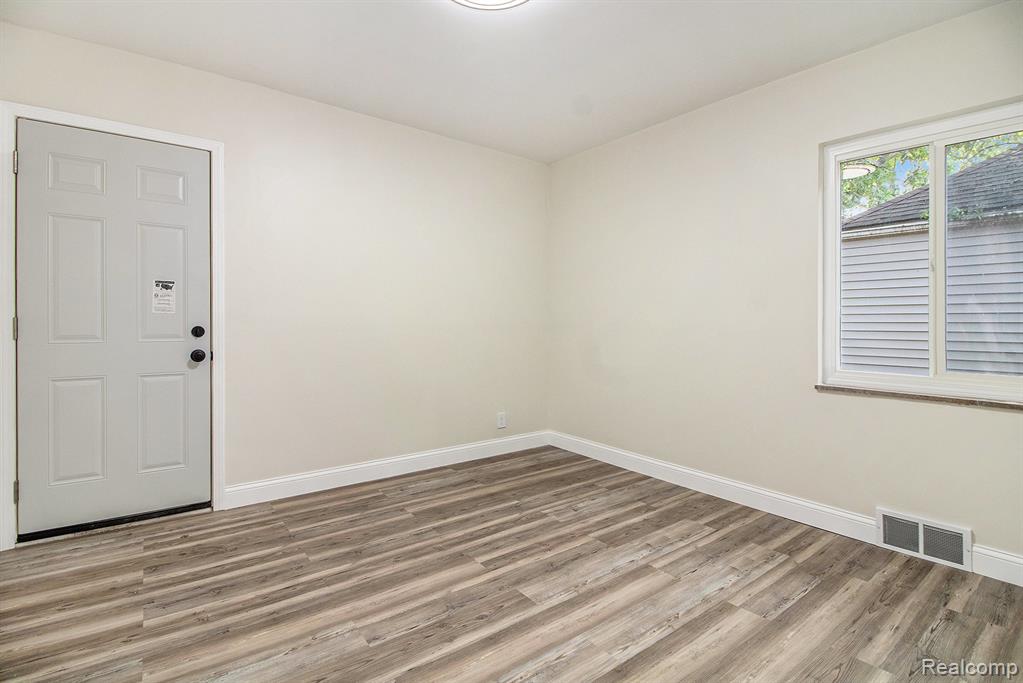 20112 Picadilly Road, Dearborn, MI 48221 — Photo 10