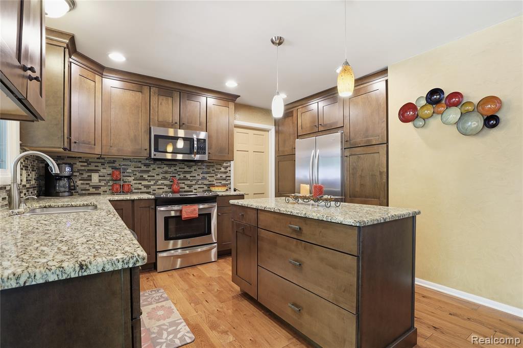 6211 Kings Scepter Road, Grand Blanc, MI 48439 — Photo 8