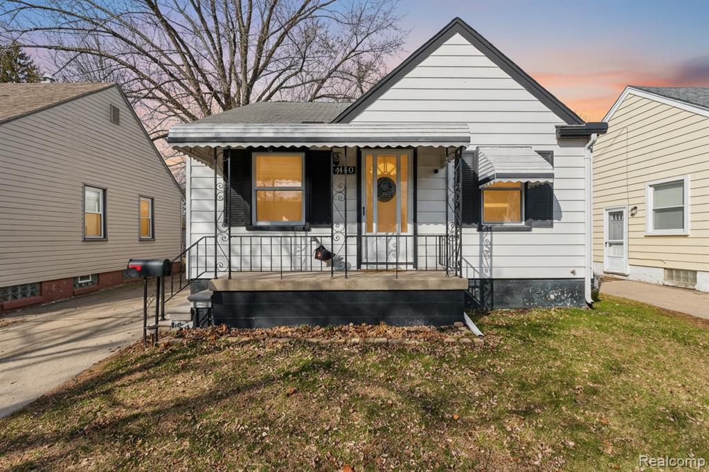 4140 Syracuse Street, Dearborn Heights, MI 48125 — front exterior
