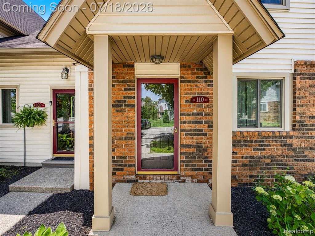 7300 Bluewater Drive, Clawson, MI 48348 — Photo 8