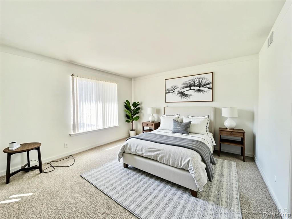 563 FOX HILLS Drive N, Bloomfield Hills, MI 48304 — Photo 13