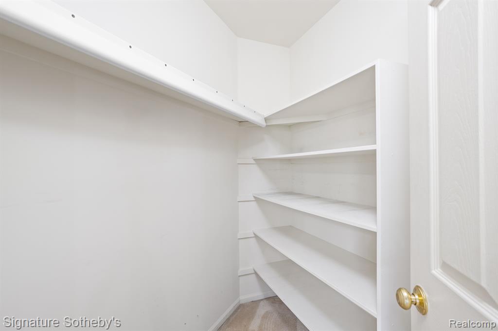 9410 Westwind Drive, Livonia, MI 48150 — Photo 27