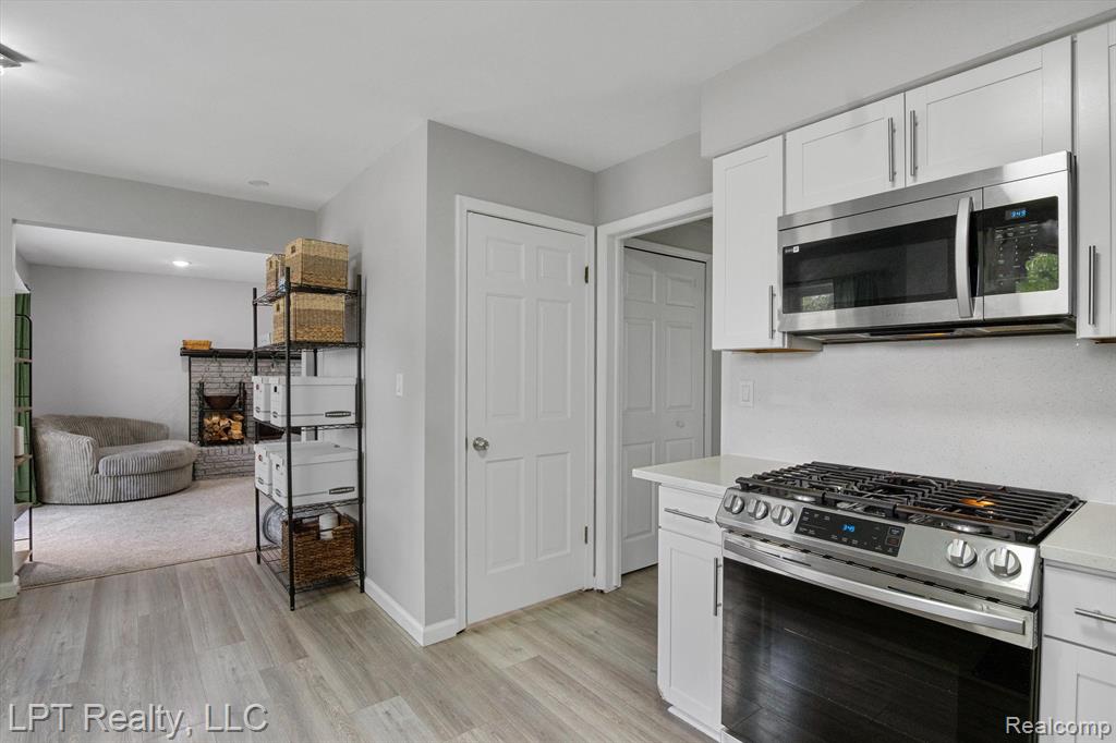 18441 ROSELAND Boulevard, Lathrup Village, MI 48076 — Photo 20