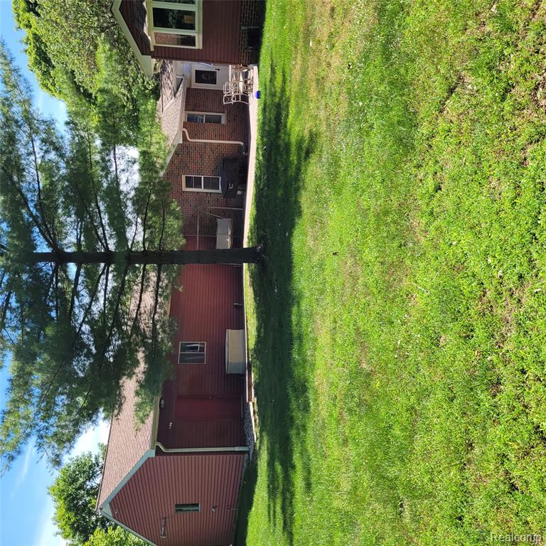 24640 Huron River Drive, Rockwood, MI — Photo 48