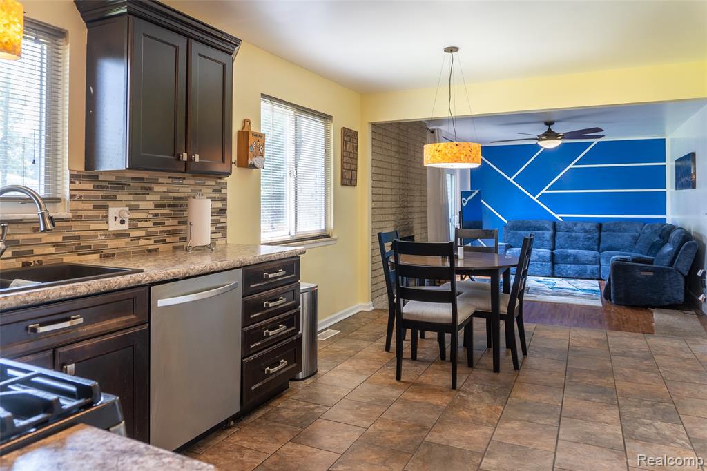 9568 Crosley, Redford, MI 48239 — Photo 15
