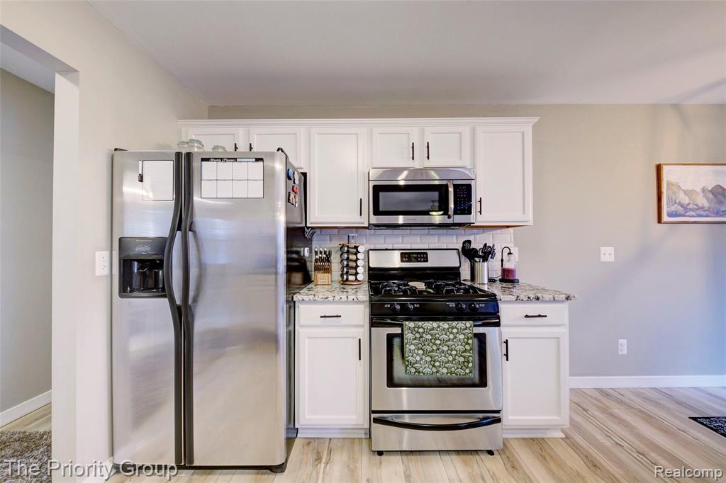4395 Pondview Drive, Swartz Creek, MI 48473 — Photo 18