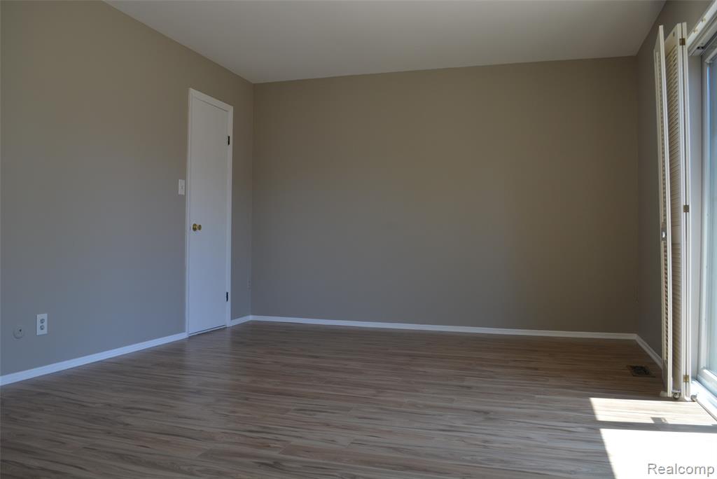 3883 OLD CREEK Road, 18, Troy, MI 48084 — Photo 36