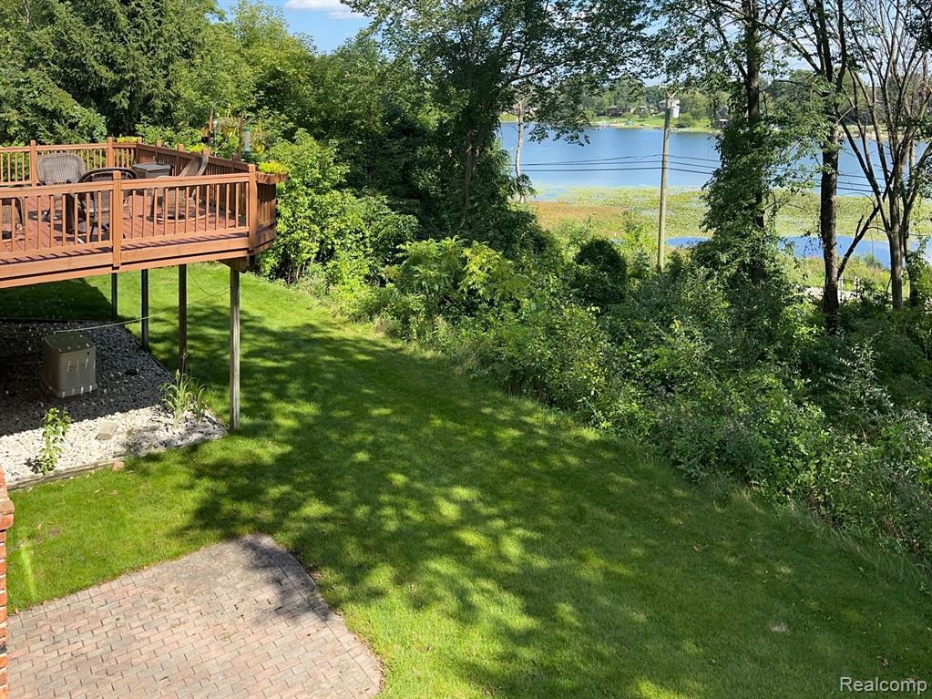 6763 BERRY POINTE Drive, Clarkston, MI 48348 — Photo 6