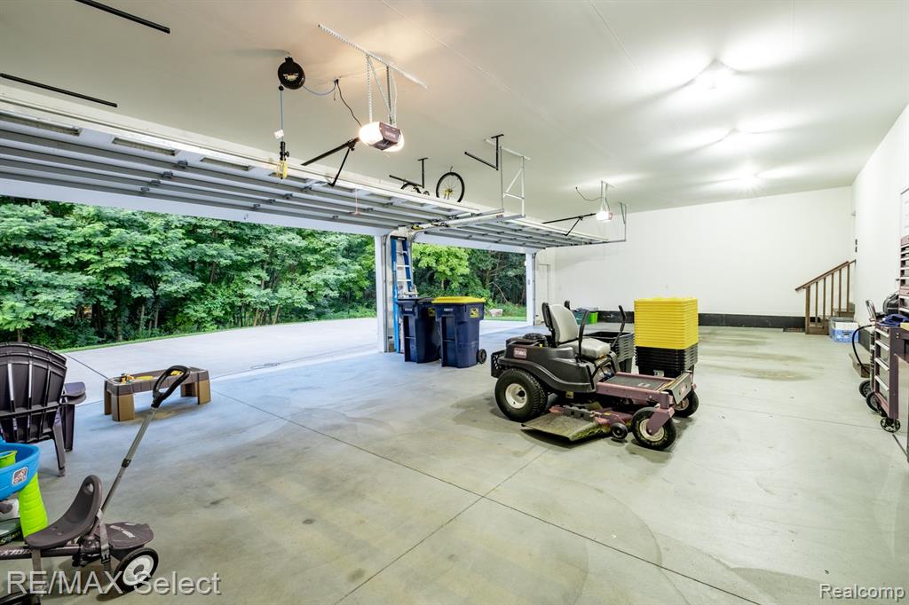 9388 MCMULLEN Circle, Fenton, MI 48430 — Photo 43