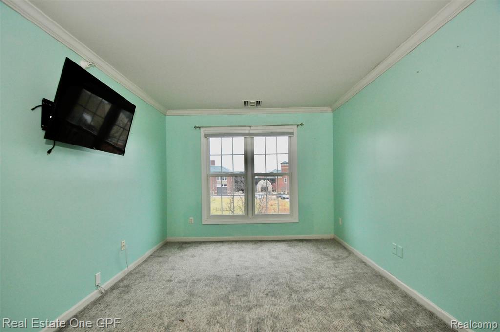 26 Pointe Park Place, 303, Grosse Pointe Park, MI 48230 — Photo 29