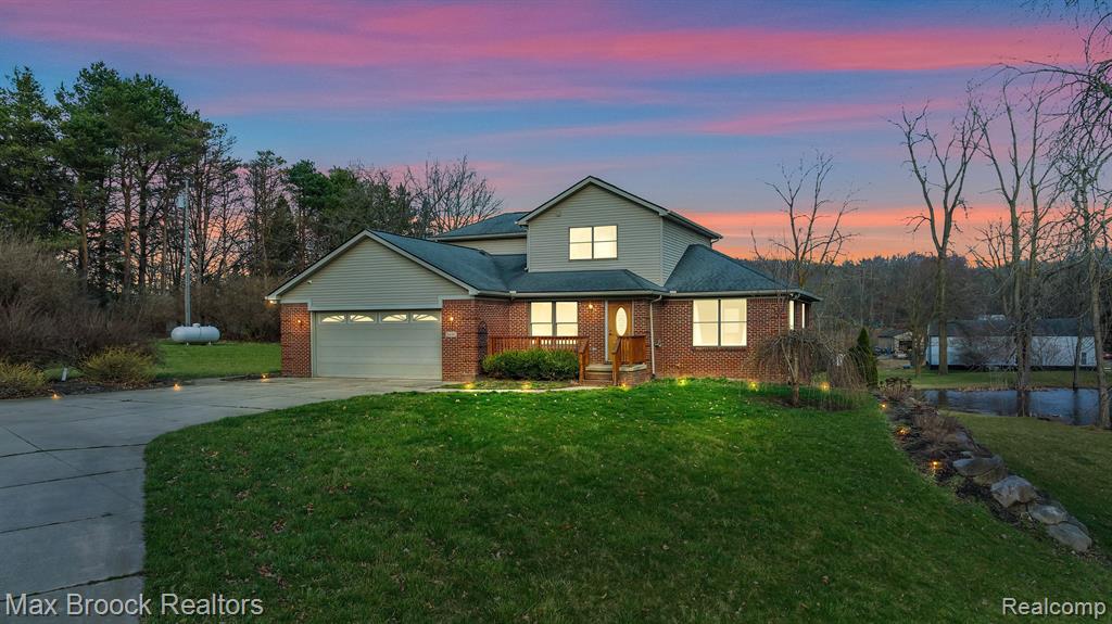 6426 OAK GROVE Road, Howell, MI 48855 — Photo 2