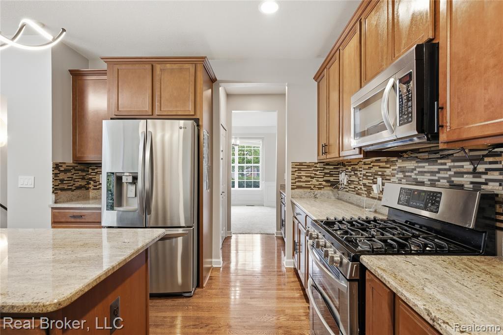 26978 Maxwell Court, Novi, MI — Photo 9