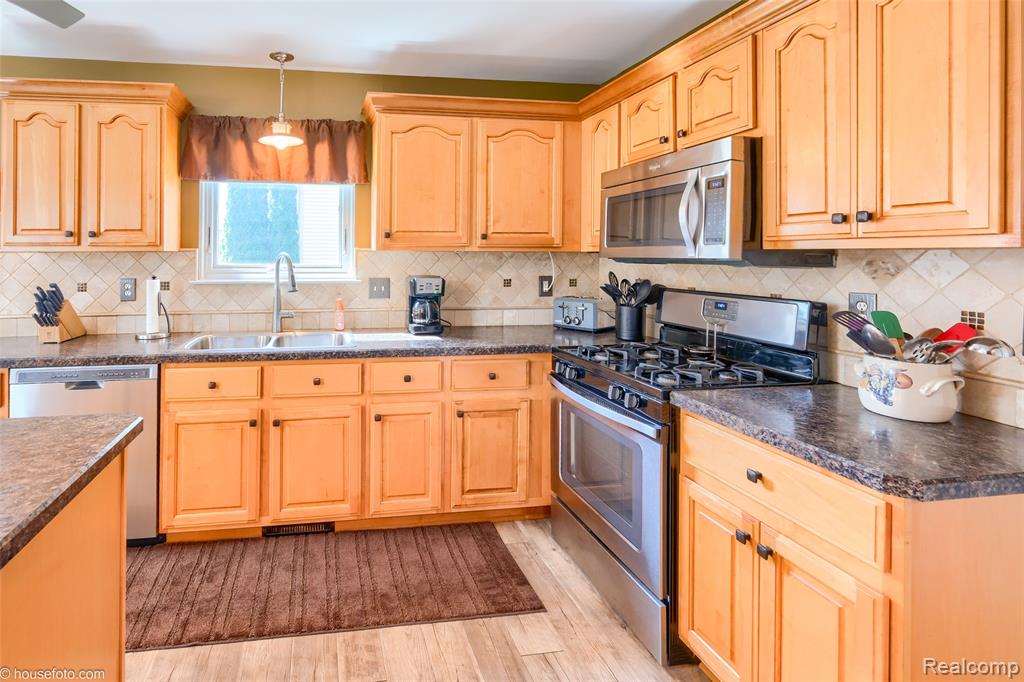 1447 Crystal Pond Drive, Davison, MI 48423 — Photo 25