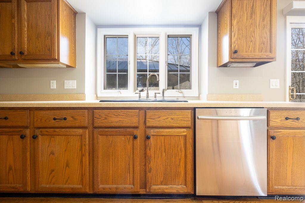 46523 INVERNESS Road, Canton, MI 48188 — Photo 18