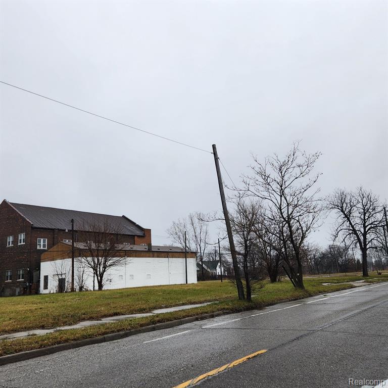 3604 SAINT AUBIN Street, Detroit, MI 48207 — Photo 2