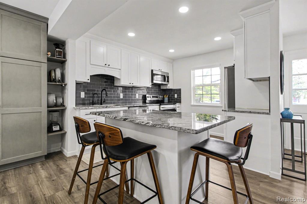 41329 Lagoon Court, Northville, MI 48167 — Photo 2