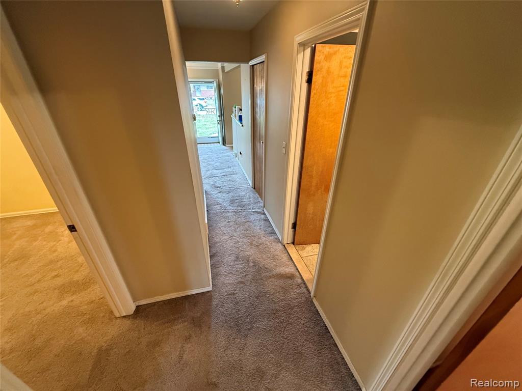 6193 N Bankle Court, Dearborn Heights, MI 48127 — Photo 4