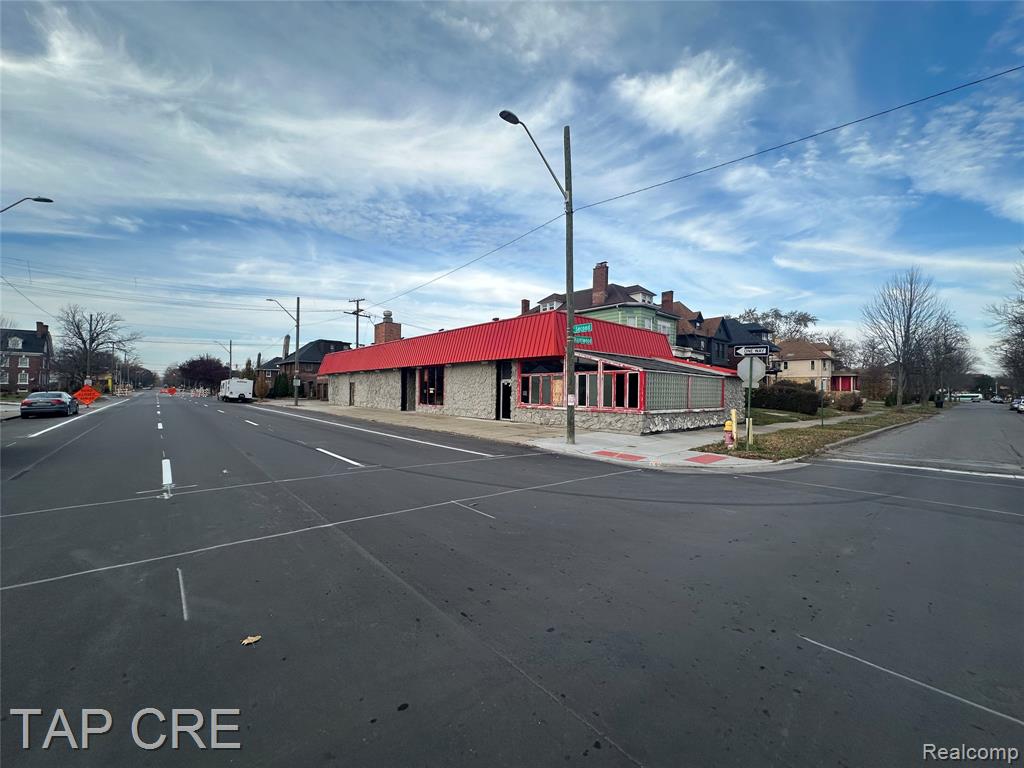 8902 Second, Detroit, MI 48202 — Photo 12